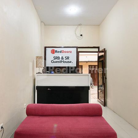 Sr Residence Near Mall Ciputra Cibubur Mitra Reddoorz Bekasi Extérieur photo