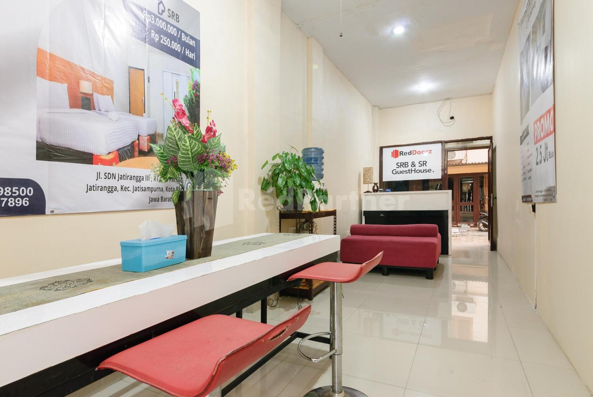 Sr Residence Near Mall Ciputra Cibubur Mitra Reddoorz Bekasi Extérieur photo