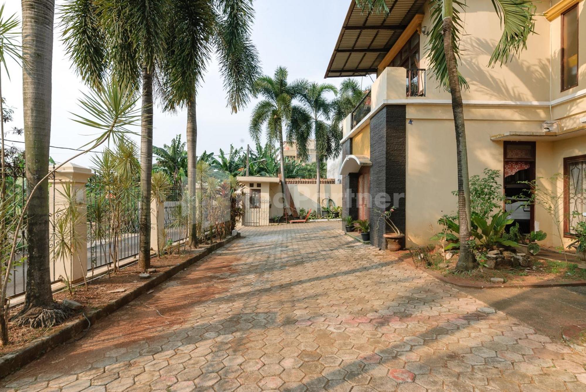 Sr Residence Near Mall Ciputra Cibubur Mitra Reddoorz Bekasi Extérieur photo