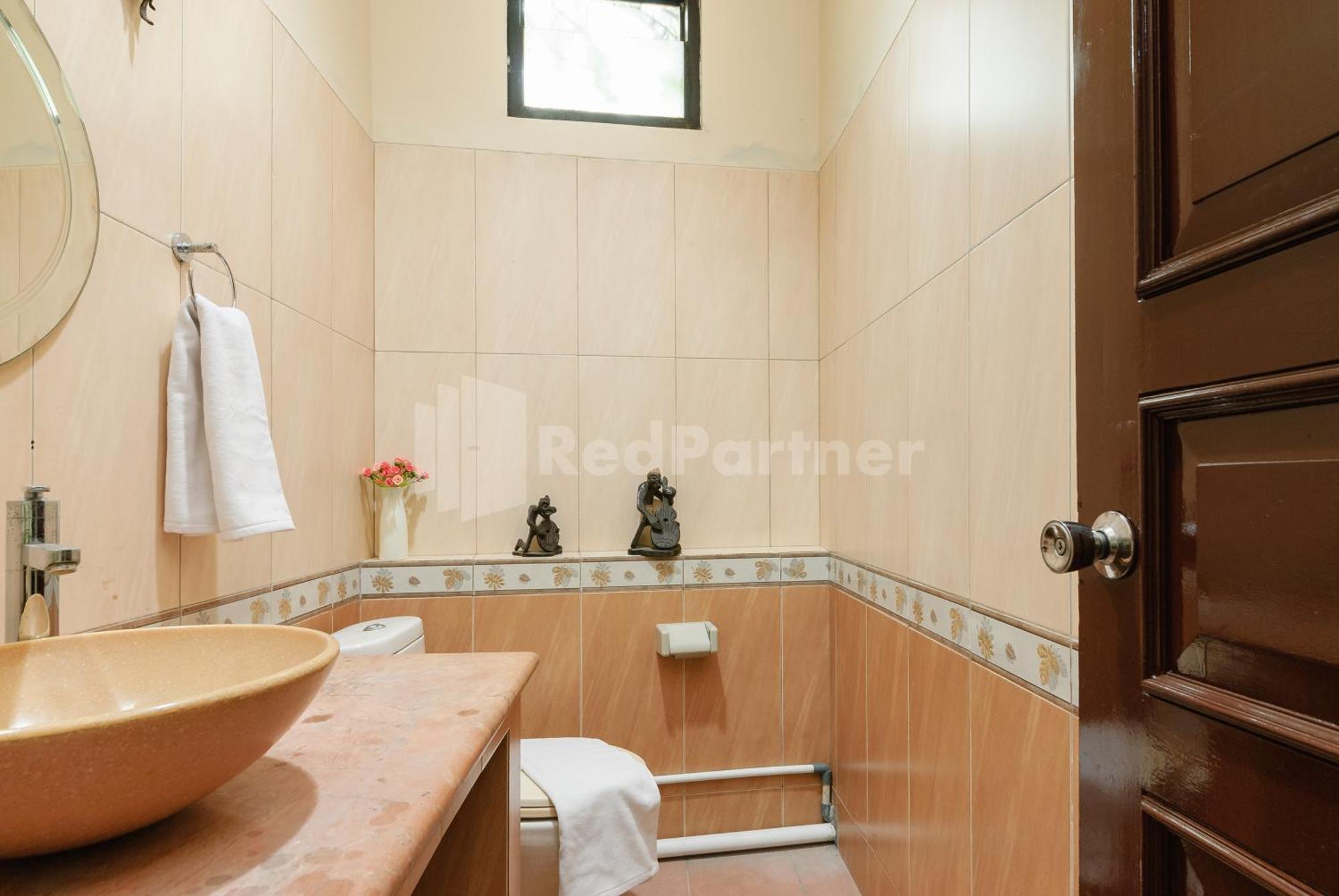 Sr Residence Near Mall Ciputra Cibubur Mitra Reddoorz Bekasi Extérieur photo