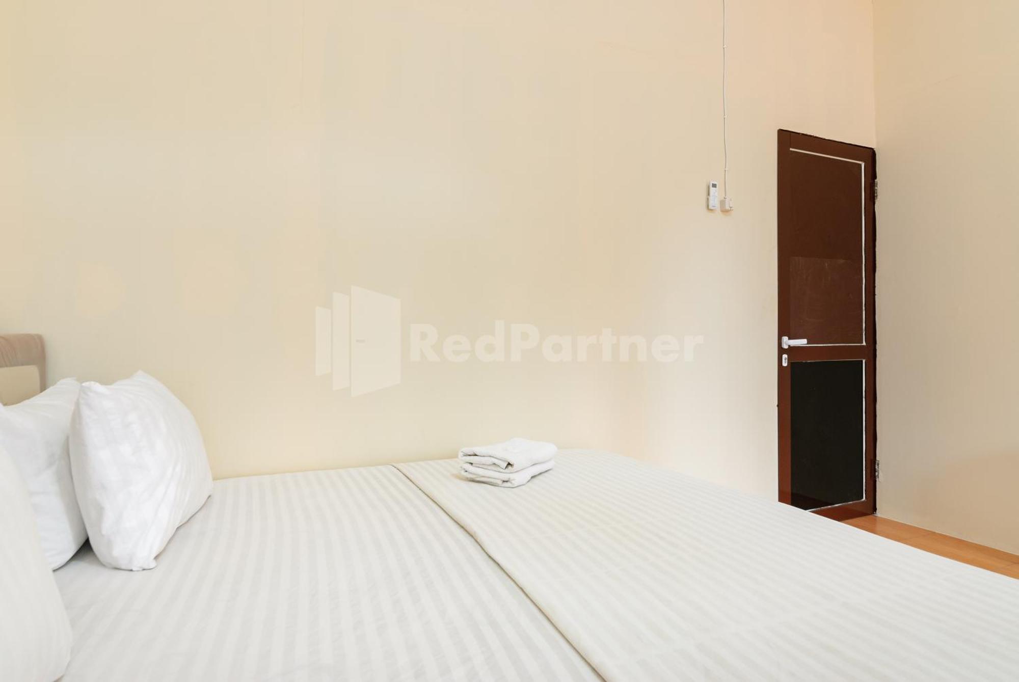Sr Residence Near Mall Ciputra Cibubur Mitra Reddoorz Bekasi Extérieur photo